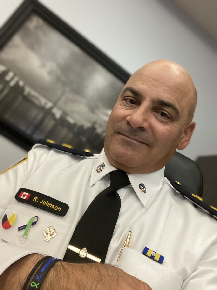 tpsJohnson's tweet photo. @TorontoBTB May is mental health month, do your part by taking the time to listen to those around you that may be struggling. Provide referrals and help to reduce the stigma that often comes to those dealing with mental health @TorontoPolice #TALK #TORONTOBTB https://t.co/Ej3GRgs5jE