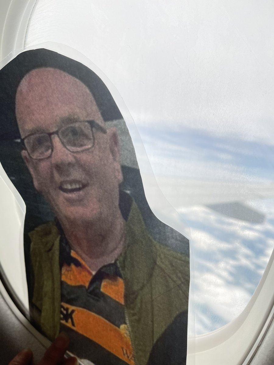 ChrisSpraggett's tweet photo. Straight on the ✈️ that the amazing @GulliversTravel had put on for us. Here’s Mark boarding, realising he’s with the whole @WaspsRugby crew, checking the view and having a cuddle with Jen. #wheresmark #COYW https://t.co/GRX4hi86i2
