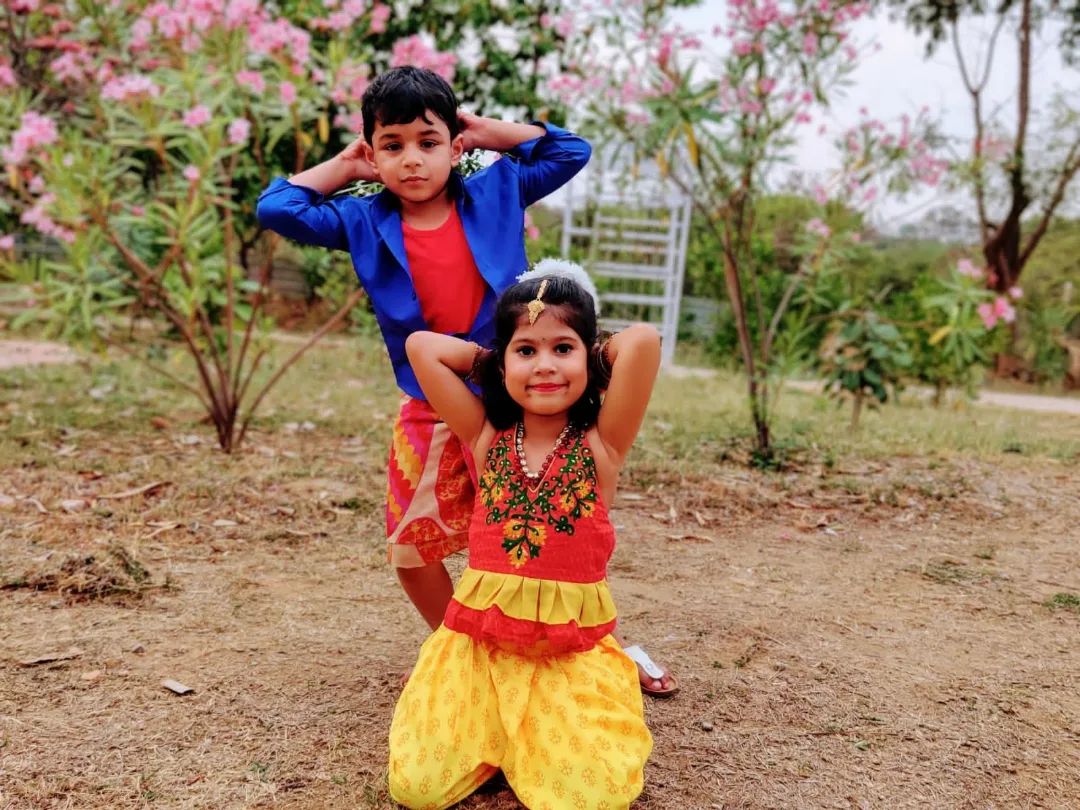MihiNihar's tweet photo. Caught in the moment while doing Saami Saami cover song.
•
•
•
#pushpa #alluarjun #aa #thagedhele #rashmika #newvideo #newvideooutnow #coversong #alluarjunonline #tollywood #telugumemes #stylishstar #alluarjuninsta #alluarjunarmy #trending #rashmika #alluarjunfan #Mihinihar https://t.co/OdKHYmIWCG