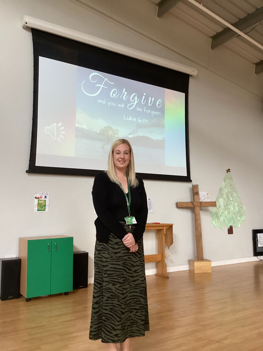 ForestSandridge's tweet photo. We had a lovely worship this morning with Miss Butcher focussing on the story of Zacchaeus and the Sycamore tree! 🌿

It was a great opportunity to reflect on our value of Forgiveness ✝️

@DioSalisbury https://t.co/vhsMiVakas