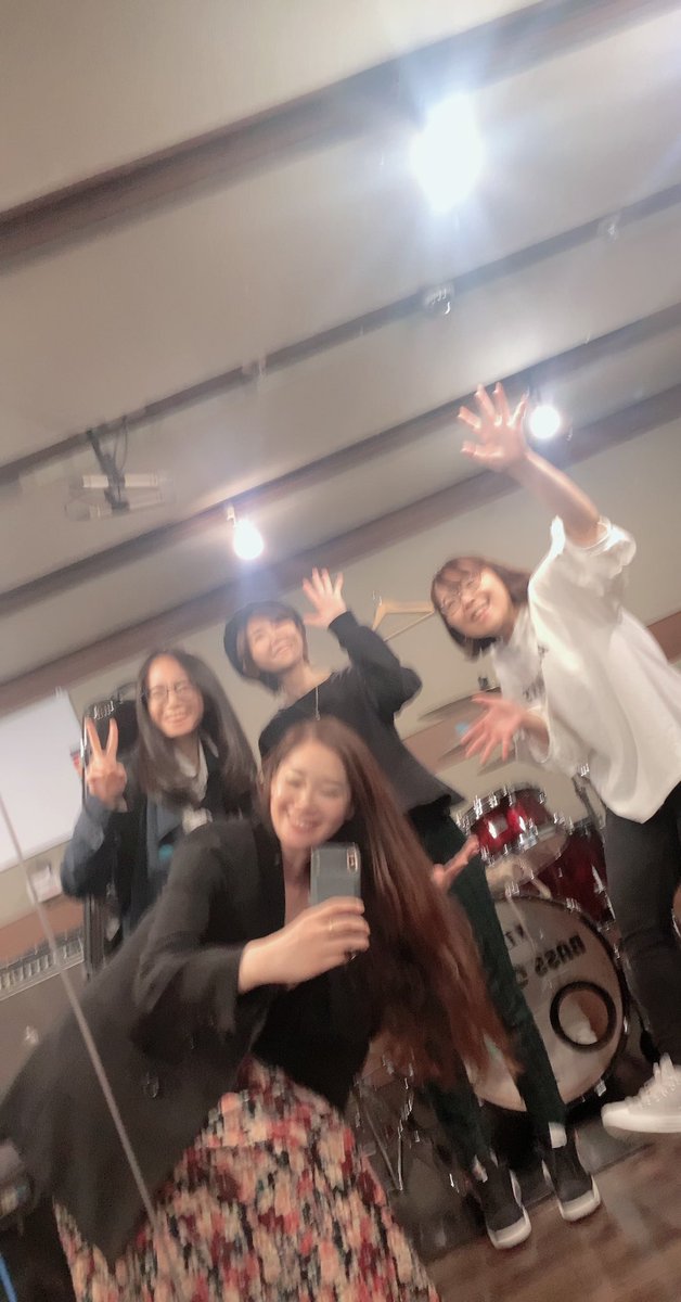marybanri's tweet photo. 渋谷JZ Bratへぜひお越しください♡
素晴らしいメンバーの皆さんとお待ちしています♪

2022年5月19日 (木)
Mary Banri LIVE in 渋谷JZ Brat SOUND OF TOKYO “ Harmonize ”
OPEN 18:00／ START 19:00
Ticket ¥5,000 (1order別)

Mary Banri (Vo&amp;Pf) 星野沙織 (Vn) 
山下由紀子 (Per) furani (Key&amp;Cho) https://t.co/GzgVBvZJIe