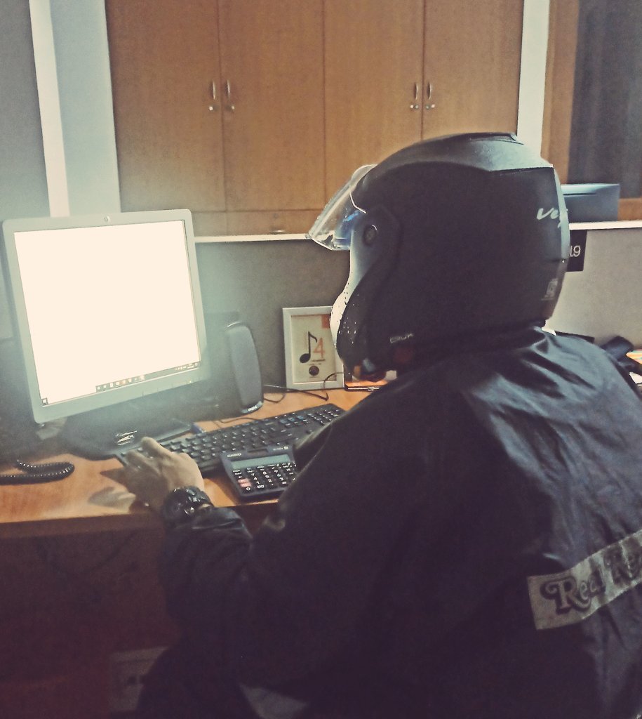 arunwdr's tweet photo. When an emergency mail calls back you to the office#monsoon https://t.co/SokIDLEFWF