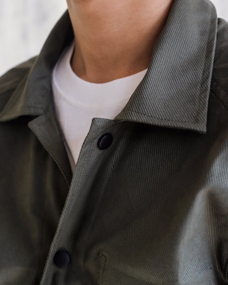 garlickstore's tweet photo. Be ready to impress others through our “RAJABASA” Coach Jacket!
Salah satu fashion item yang bisa menambah referensi gaya outdoormu agar tampil lebih menarik~
#ezysmartcasual #garlickworks #menswithstyle #styleformen #mensstyleguide #casuallook #ootdindomen #preppyfashion https://t.co/Fa249kjzCq