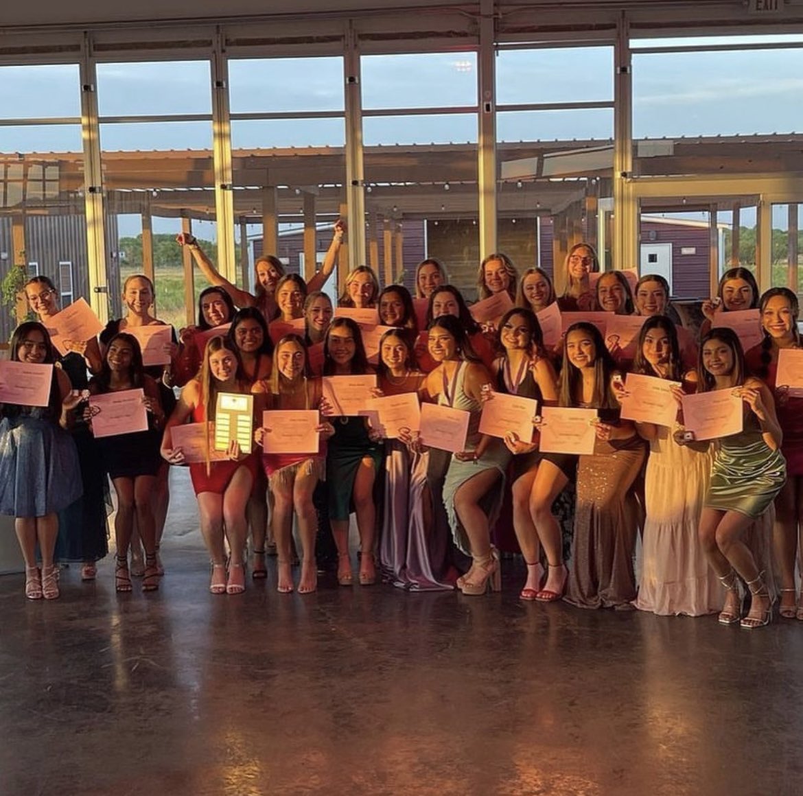 SMHSdiamondline's tweet photo. DL wraps up the 2021-2022 school year with a banquet celebrating all of their accomplishments. Not to mention the Tops In Texas banner that was delivered to us by surprise. This means that out of all the HTE contests hosted in Texas, DL was the highest scoring team! 💜 https://t.co/YEHtoY3Oe9