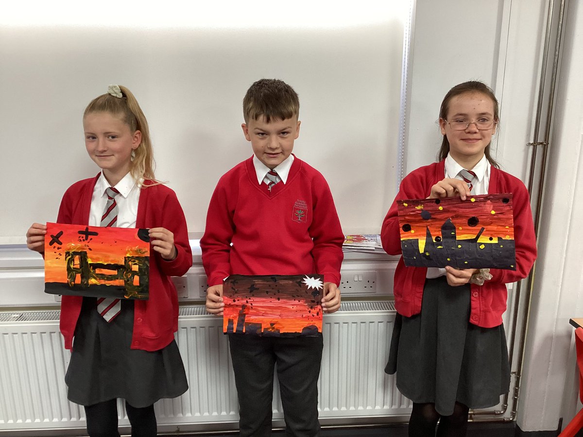 Super Blitz paintings 🎇 💥 Year 6 have had a super day learning about World War 2. 🪖📻