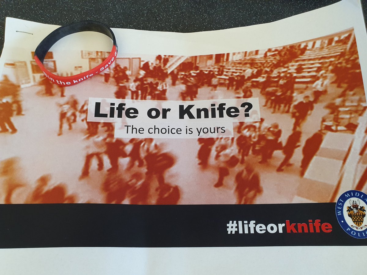 PCSOs Heatley and Bailey have today given a knife crime input to year 6 children at Causeway Green Primary School.
Very well received and children were brilliant as always
#OpSceptre #lifeorknife @IanGreenWMP @SWPartnerships <a href="/SandwellPolice/">Sandwell Police</a>
