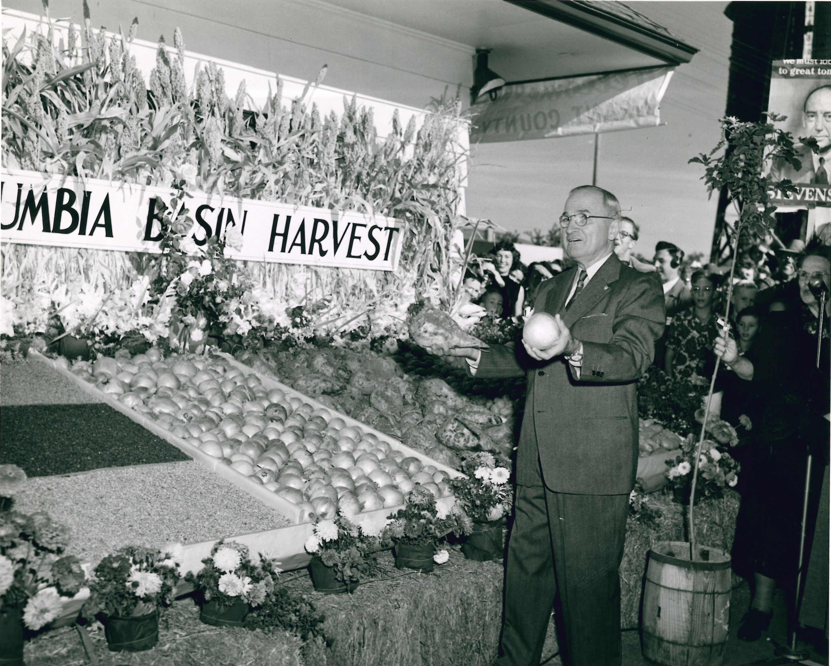 Denver Archives on Twitter ""Bess, how many onions do we need for the