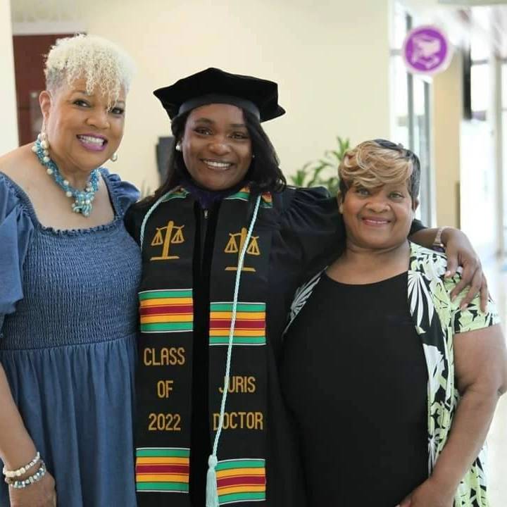 JourneytoEsq's tweet photo. 🎊  Congratulations to #CooleyLaw  and #StetsonLaw Class of 2022 alums who graduated this past weekend. Leah Le'Vell, Tisheana Burton, David Mitchell and Jessica Merker. https://t.co/AmfGVZwqyO