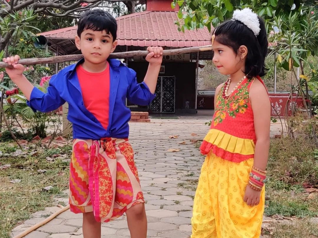 MihiNihar's tweet photo. Caught in the moment while doing Saami Saami cover song.
•
•
•
#pushpa #alluarjun #aa #thagedhele #rashmika #newvideo #newvideooutnow #coversong #alluarjunonline #tollywood #telugumemes #stylishstar #alluarjuninsta #alluarjunarmy #trending #rashmika #alluarjunfan #Mihinihar https://t.co/u4ZxMm8Gml