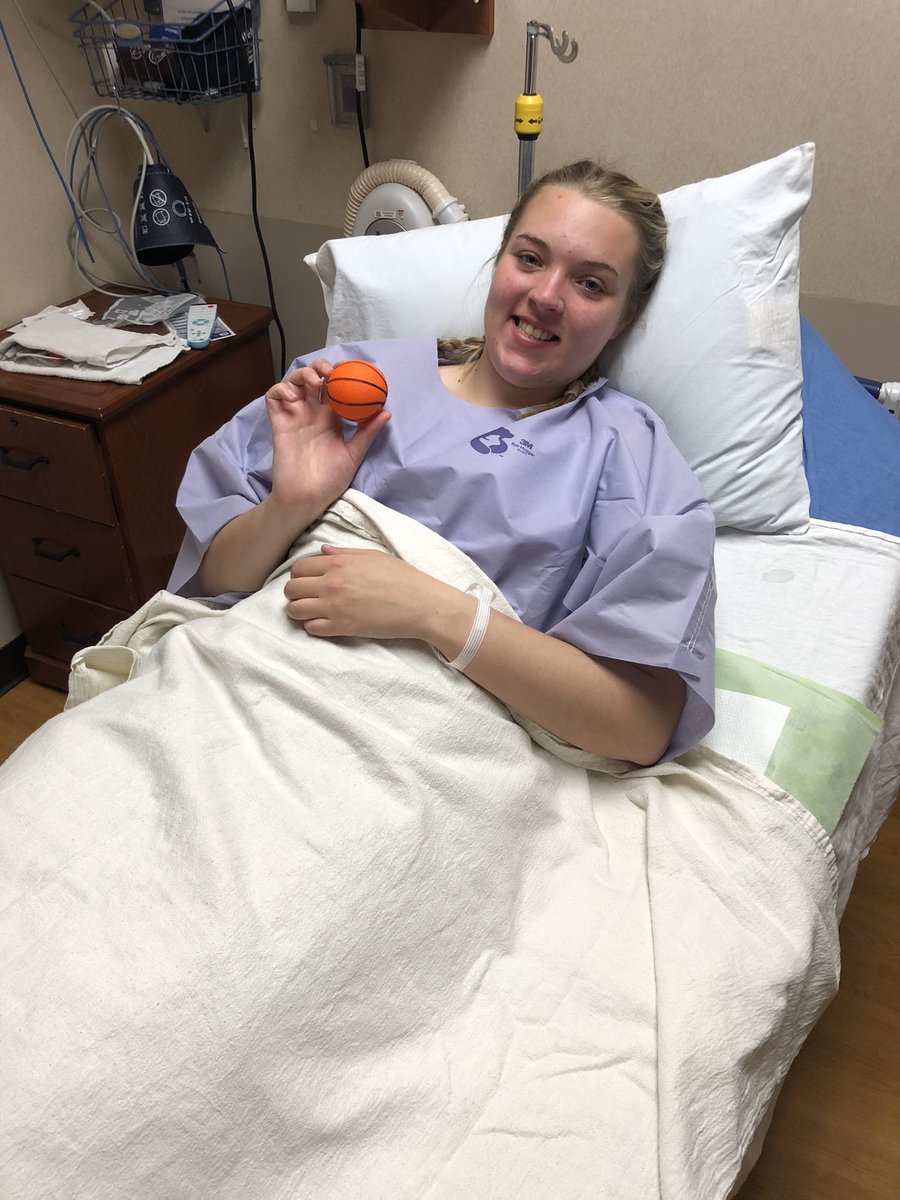 jlhiggins's tweet image. Shoulder surgery in t-minus 30 minutes. Well wishes and prayers for @valhiggins2020 and her medical team are appreciated.