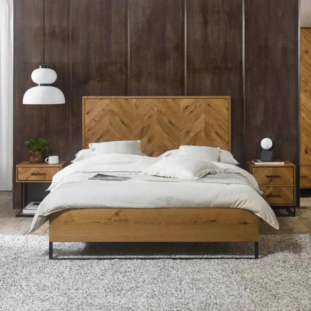 StyleOurHome's tweet photo. Hiding from the rain. The warmth of Riva's rustic oak echoes what our souls crave on a day like today. The perfect antidote to the elements. 
#mood #Mondayvibes #homedecor #RainyDay #interiordesign #interiorstyling #furniture https://t.co/4gY34Wpd49