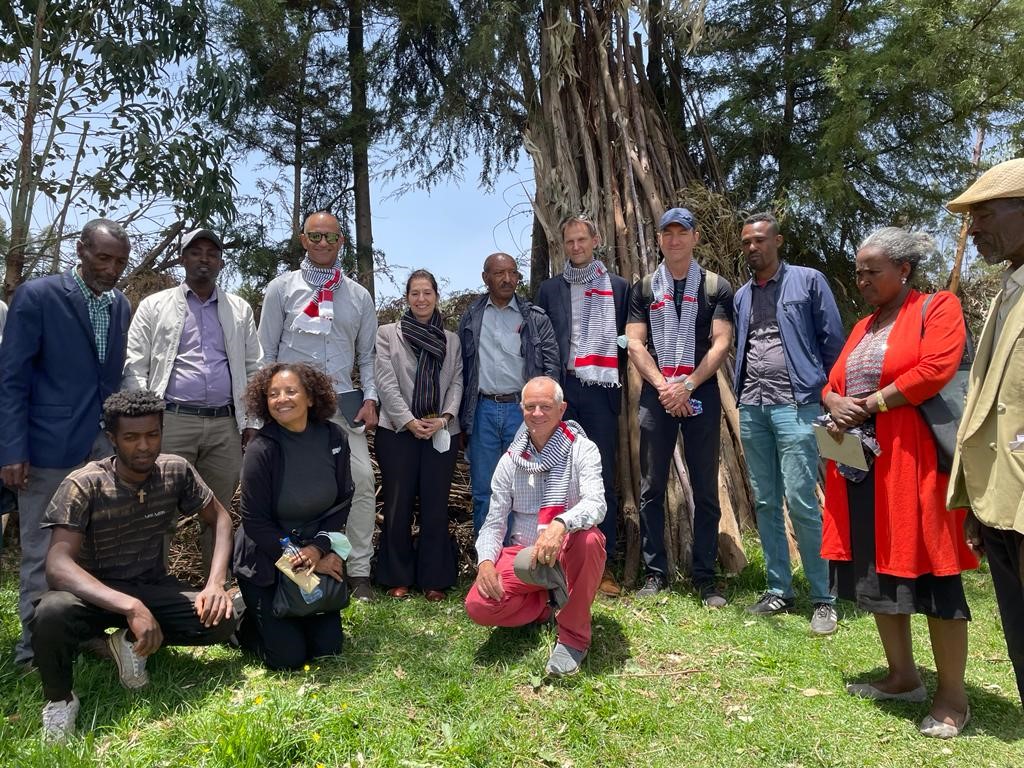 SwissAddisAbaba's tweet photo. During his visit to πͺπΉ, @SwissDevCoop Ass. DG Christian Frutiger met w/ H.E. @AmbSamate on AU Joint Labor Migration Program and visited @ilo #FairwayProgramme β visit to farmers from the Ecological Organic Agriculture Initiative @EOA_Africa showcased π¨π support for #FoodSecurity. https://t.co/S2G7yoaKoq