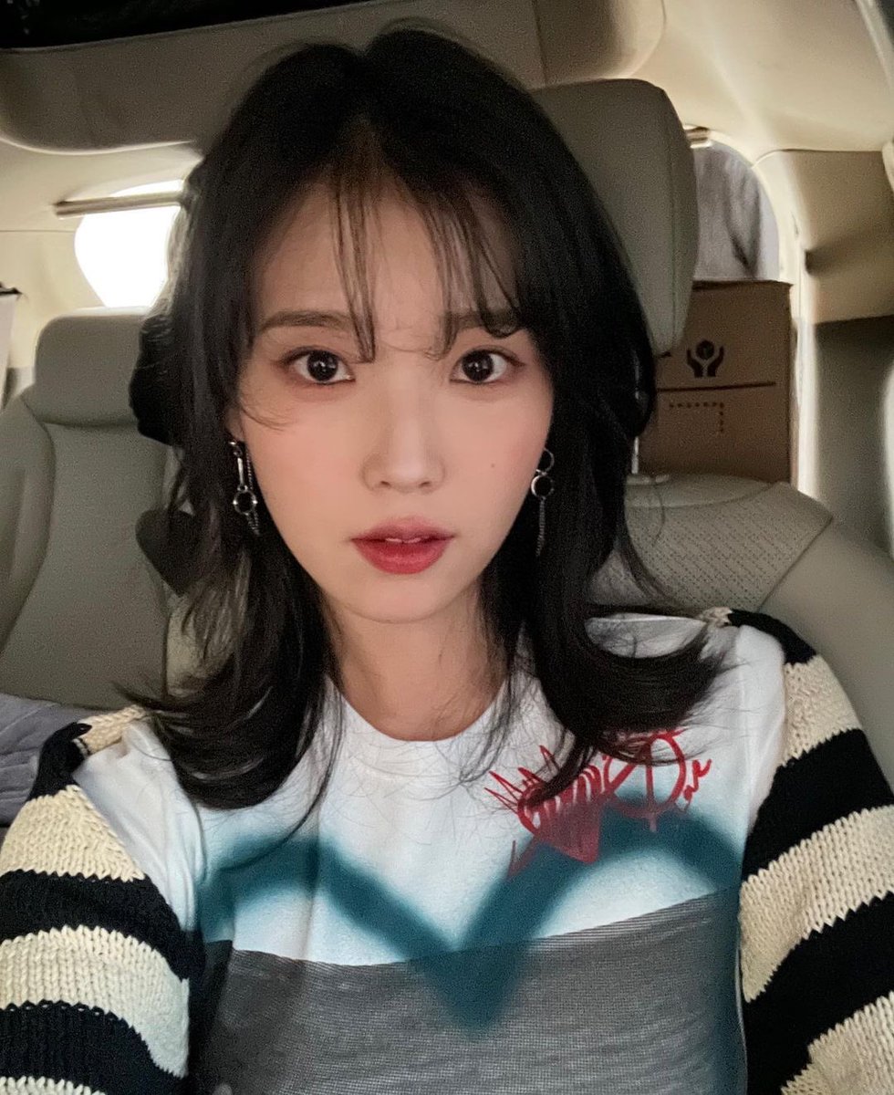 _lo7es's tweet photo. ألطف فتاة ميلاد تشاركني الشهر 💘 
#IUDAY #IU_SpringOf30 https://t.co/aIXsDPDEW1