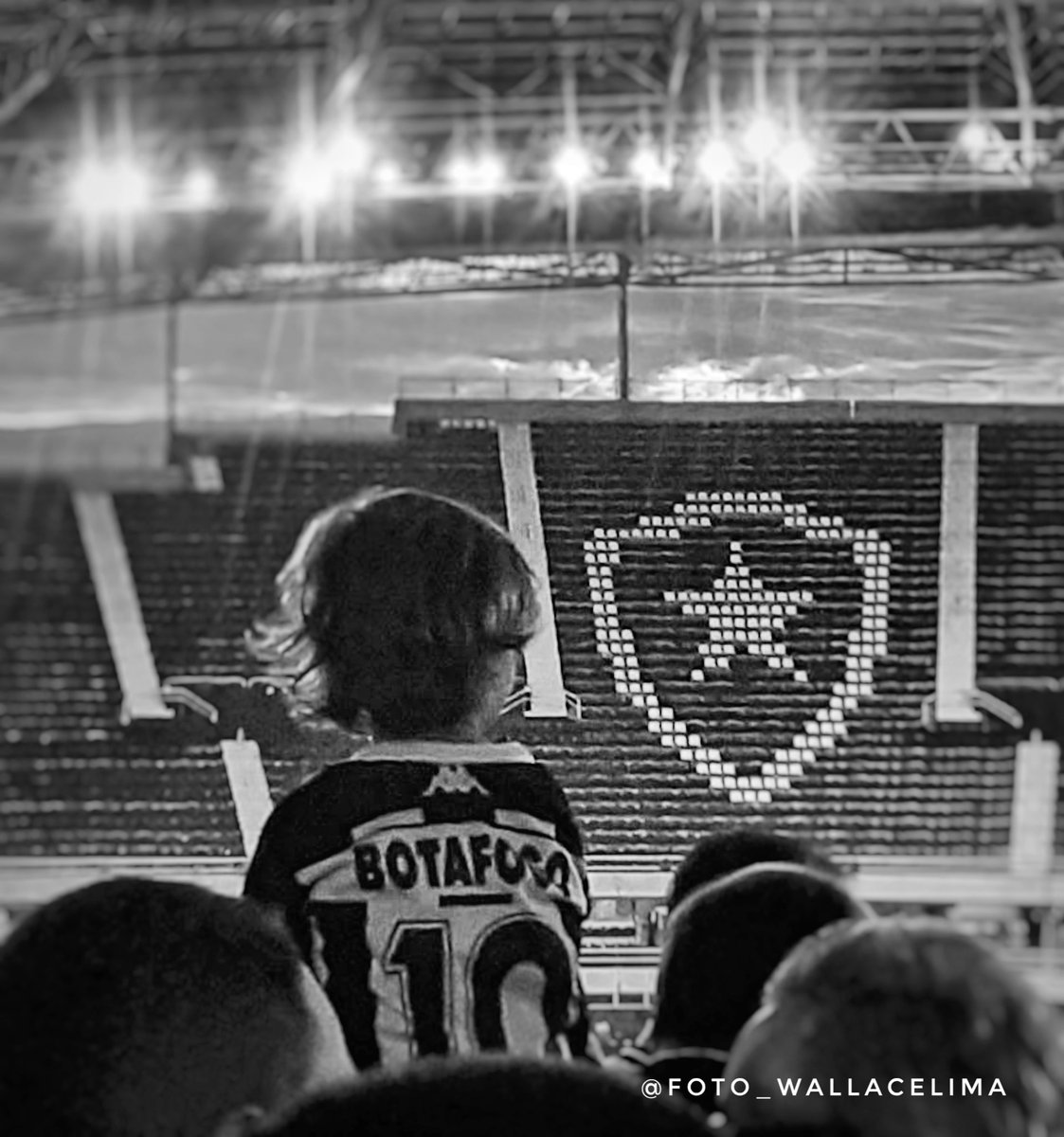 A Minha Sina, o Meu Primeiro Amor... 🎶🔥
#TimeToSetFire <a href="/Botafogo/">Botafogo F.R.</a> <a href="/Brasileirao/">Brasileirão Betano</a>