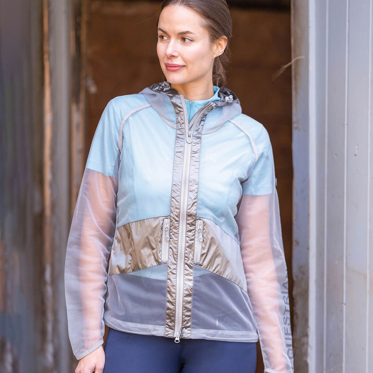 BigDeeTack's tweet image. Keep the flies and mosquitoes away with the Ovation Riding Fly Shield Ladies Jacket! This mesh jacket is lightweight and breathable, perfect for long treks under saddle, hand grazing your horse or work around the barn.
#bigdeestack #ovation #flyjacket #summeressentials