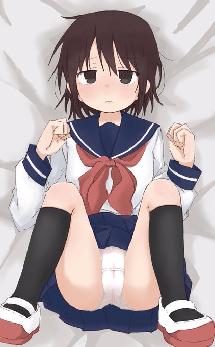 赤ちゃんみたいなポーズで寝転がってもらった 