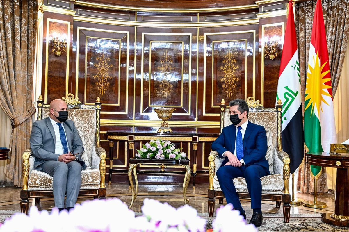 Kurdistan's tweet photo. مەسرور بارزانی، سەرۆکی حکومەتی هەرێمی کوردستان، پێشوازی لە شاندێکی دامەزراوەی دارایی نێودەوڵەتی (IFC) کرد.

لە کۆبوونەوەکەدا، شاندەکە کورتەیەکیان لەبارەی کار و چالاکییەکانی دامەزراوەکەیان خستەڕوو کە ئەندامی گروو��ی بانکیی نێودەوڵەتییە. https://t.co/IySoxD7e4X