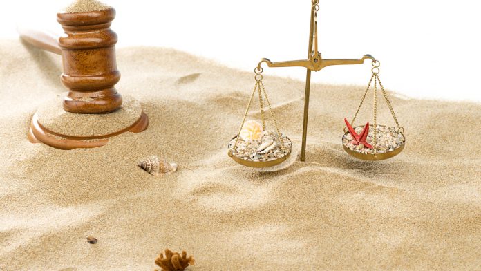 LegalToday's tweet photo. #SENTENCIA Una de las primas incumple un plazo y ambas pierden la concesión en condominio para ocupar una parcela en la playa, por @Conchi_Obispo https://t.co/7JWG4va7FL https://t.co/rUbQhyAwU1