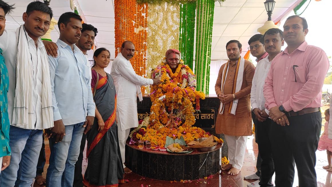 OfficeAmeet's tweet photo. आज स्व. राजीव सातवजी यांच्या स्मृतीदिनानिमित्त समाधी स्थळी जाऊन अभिवादन केले...
यावेळी कळमनुरीचे माजी आमदार संतोष टारफे उपस्थित होते...💐💐
@SATAVRAJEEV @ameetzanak @NANA_PATOLE @AshokChavanINC https://t.co/NdFtDWBIl6