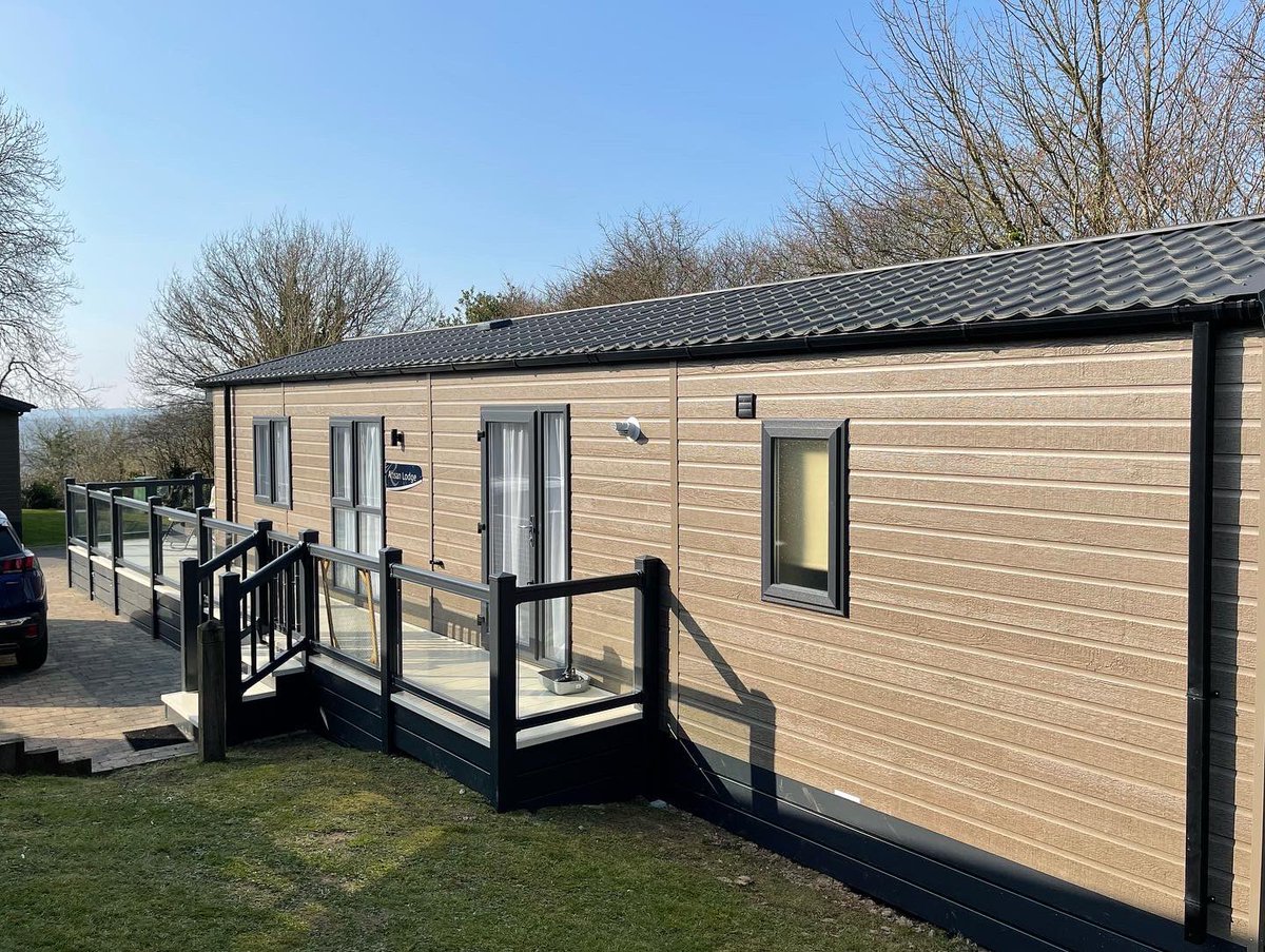 ForestDecking's tweet photo. Its great to see our customers enjoying our hard work! These customers were over the moon with their new decking. 

#lodge
#lodgedecking
#caravan
#caravandecking
#pvcdecking
#holidaypark
#holidayhome
#compositedecking
#staycation
#golf
#golfclub https://t.co/p14E7XYeV4