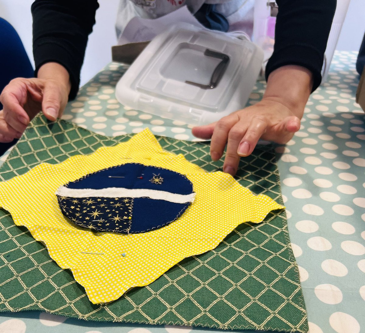 Cohort4Women's tweet photo. Brazil comes to @Cohort4Women as Gilda creates her own version of her national flag. Muito bem, continue assim. #textileart #WomensArt #creativitytogether #Wellbeing https://t.co/f1Z8E9XB1Z