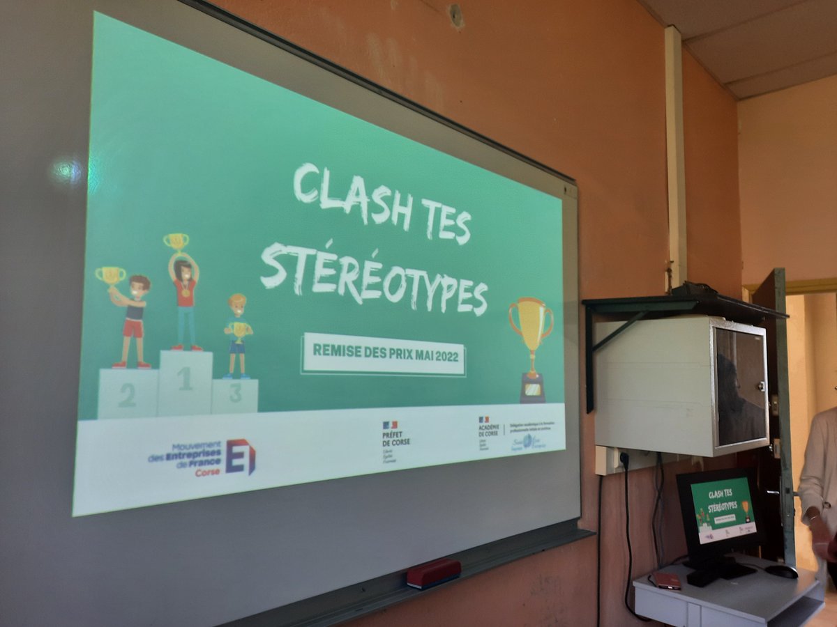 accorse's tweet photo. #ÉgalitéFemmesHommes : 165 élèves de collèges &amp; lycées de l'@accorse ont dénoncé les stéréotypes dans la vie professionnelle, en produisant affiches ou vidéos. Les lauréats de cette 2ème édition du défi "Clash tes stéréotypes" ont été récompensés cet après-midi, au lycée Fesch.👏 https://t.co/8dHtTMAFkq
