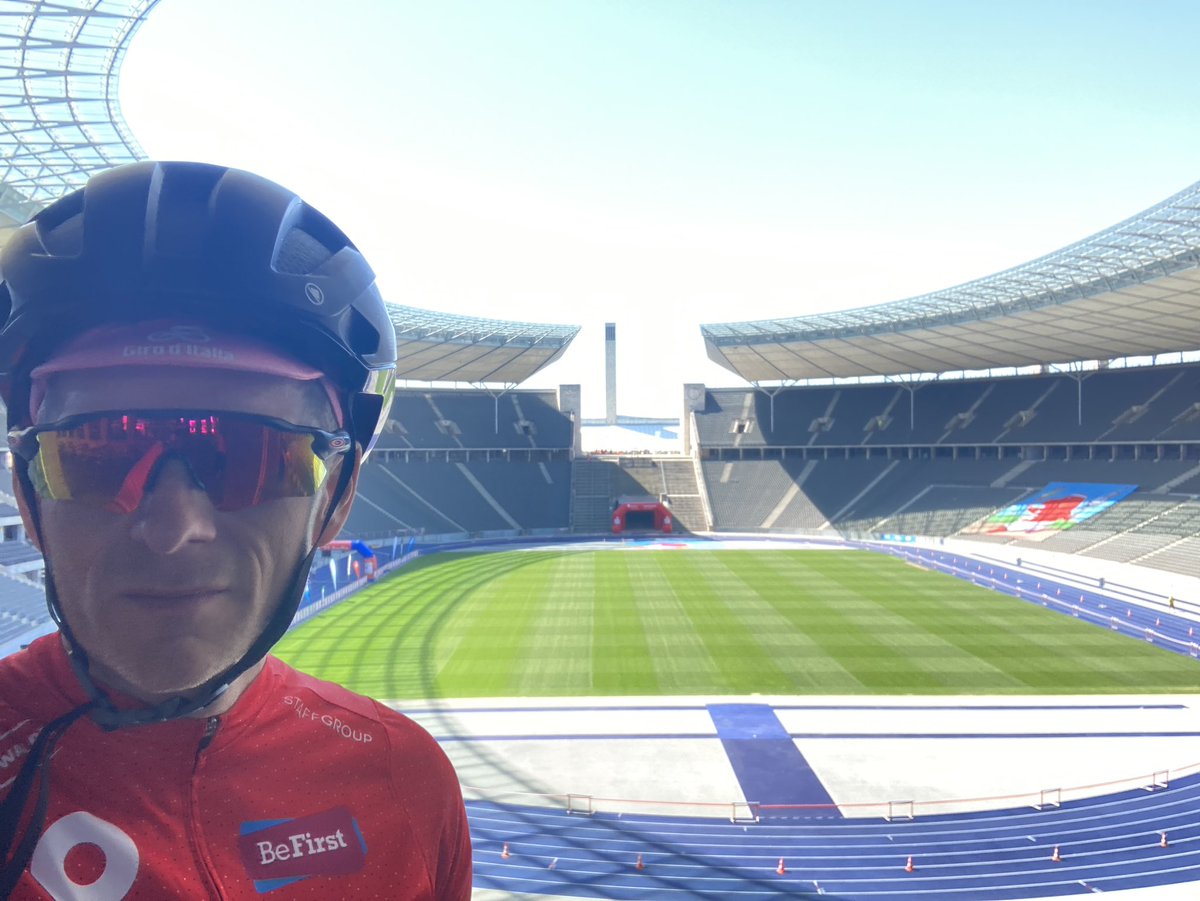 drjsimonrofe's tweet photo. @gordonmiller81 @RideForFreedom2 @marc_pearson134 @ChrisHarropOBE @PatHayes_ @MattParishLFCF @colleentheron @Davidntaylor @planamikebarry @TobyFox92307507 #Congratulations @gordonmiller81 - wonderful achievement in a great cause 🙌⚽️ 🚴🏻‍♂️🇩🇪 I just tagged along for (a little bit of the) ride #windshadow https://t.co/HDgoX205Xy