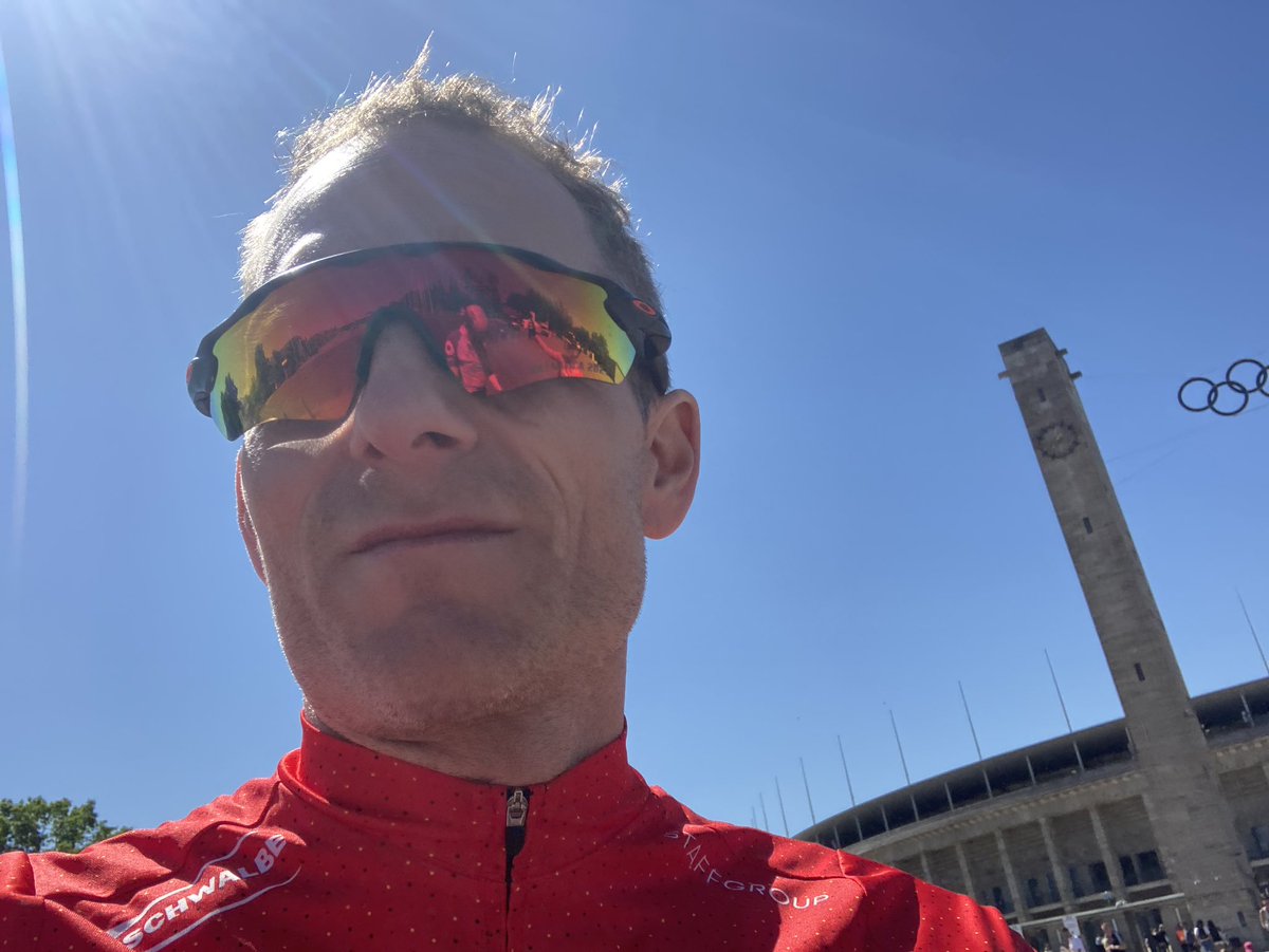 drjsimonrofe's tweet photo. @gordonmiller81 @RideForFreedom2 @marc_pearson134 @ChrisHarropOBE @PatHayes_ @MattParishLFCF @colleentheron @Davidntaylor @planamikebarry @TobyFox92307507 #Congratulations @gordonmiller81 - wonderful achievement in a great cause 🙌⚽️ 🚴🏻‍♂️🇩🇪 I just tagged along for (a little bit of the) ride #windshadow https://t.co/HDgoX205Xy