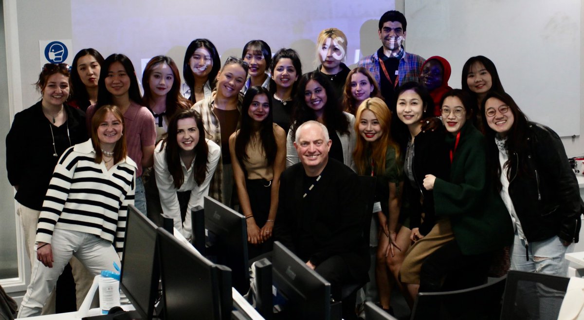It’s been a pleasure studying International Journalism at #MAIJ  <a href="/CardiffJomec/">JOMEC @ Cardiff Uni</a> . Can’t believe time has gone by so quick and I learnt so much throughout the course . Thank you <a href="/tonyonthephone/">Tony O'Shaughnessy</a> for teaching us the hard way and for being the best professor ever . Really grateful 😁