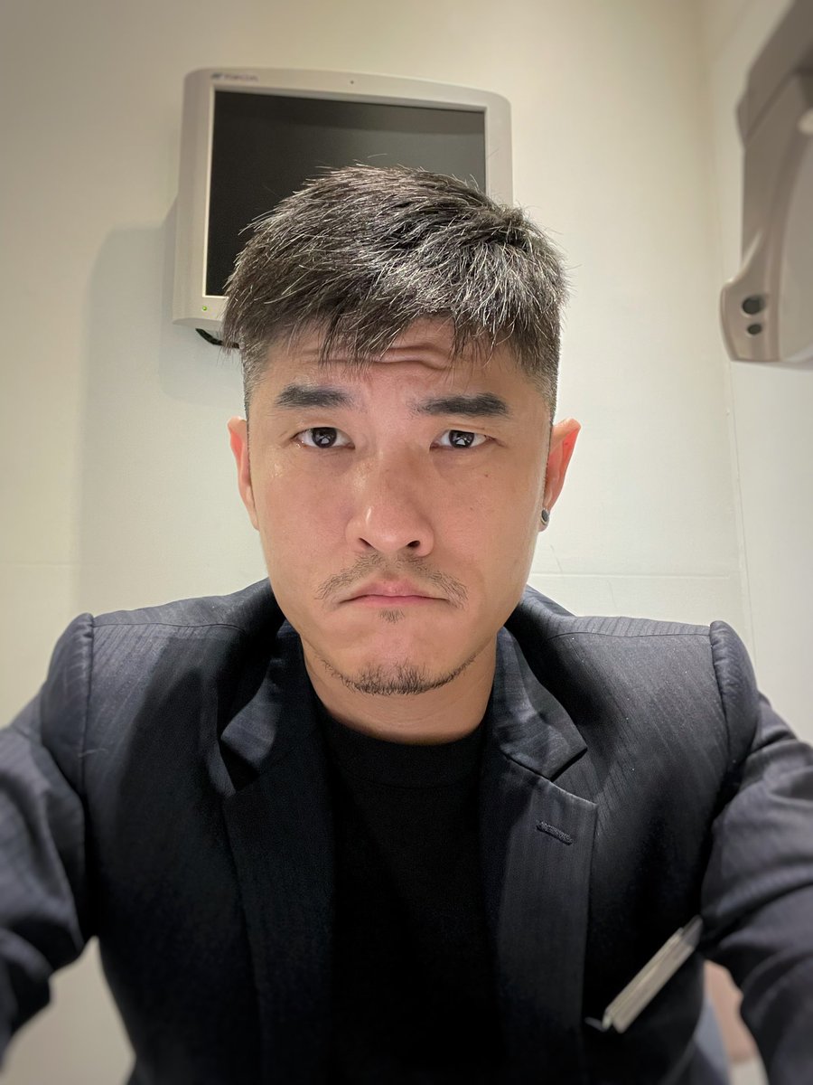 lai_rami's tweet photo. 不開美肌長這樣
#suit #上班look 

https://t.co/4IS7cXS6cy https://t.co/kywJv4V3WQ