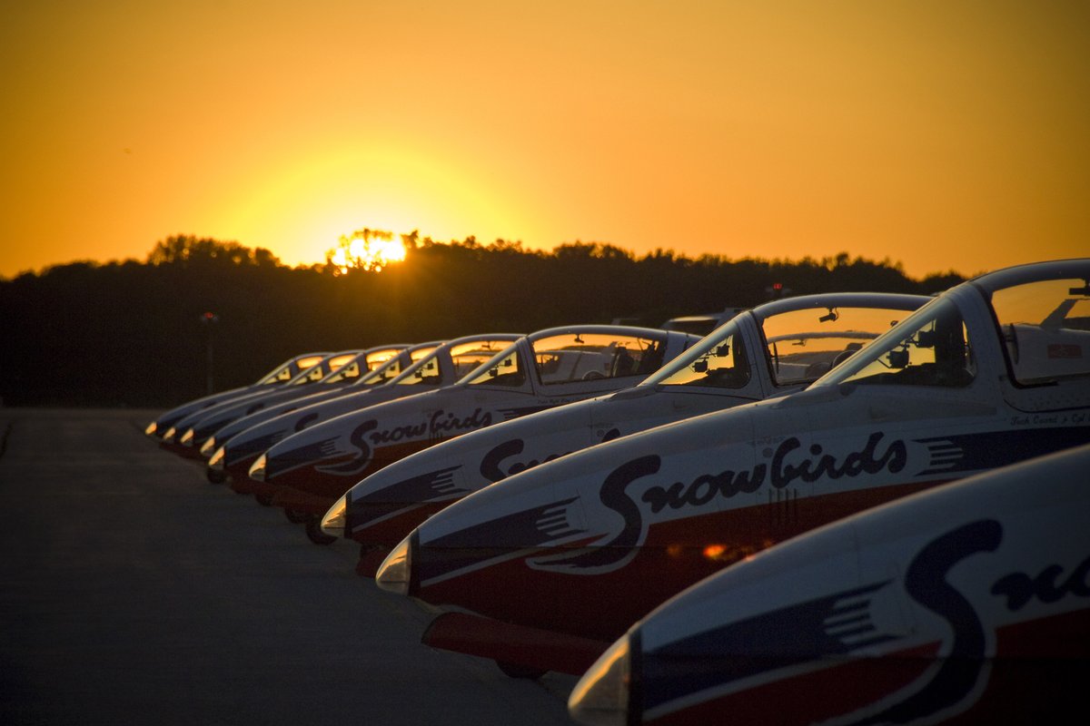 RCAF_ARC's tweet image. Two years ago we lost a colleague and a friend, Captain Jennifer Casey. You are still in our hearts, Jenn. #CFSnowbirds #JenniferCasey