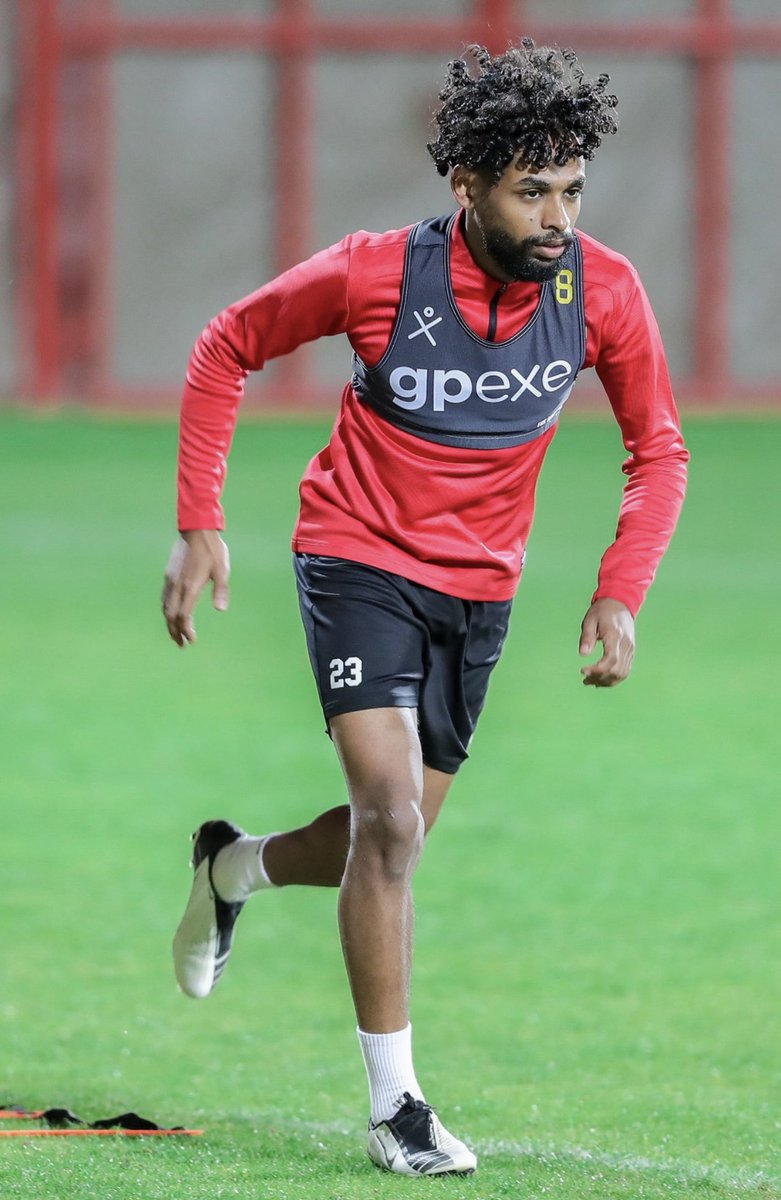 MUNASSER14's tweet photo. TRAINING 💪🤩♥️
@az20_majrashi 
@OvyKays 
@official_Nhwsa 
@masoudF_ 
@Sport_DRC 
.
.
. https://t.co/ePdKH42eG1