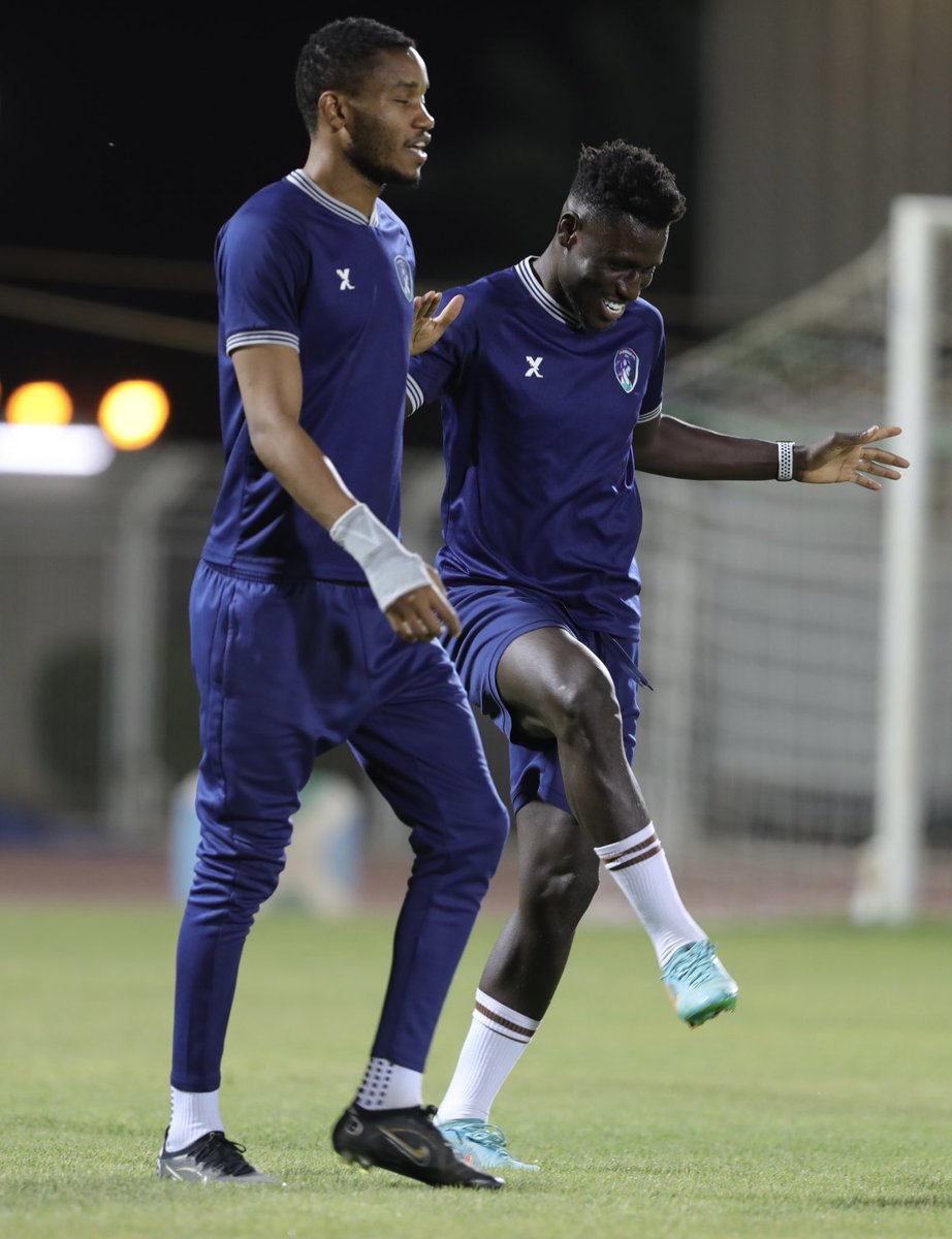 MUNASSER14's tweet photo. TRAINING 💪🤩♥️
@az20_majrashi 
@OvyKays 
@official_Nhwsa 
@masoudF_ 
@Sport_DRC 
.
.
. https://t.co/ePdKH42eG1