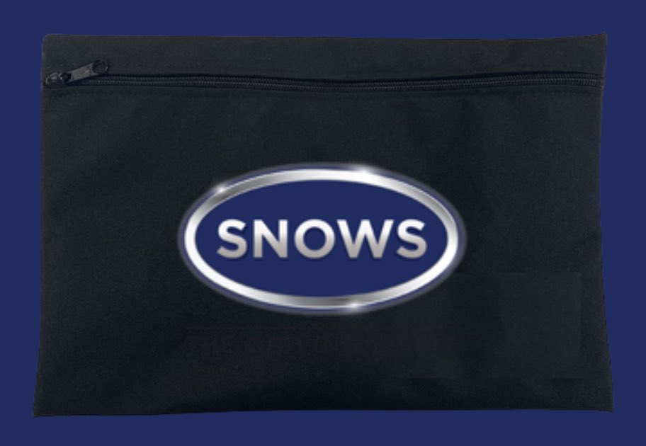 FleetPacks's tweet photo. 📣 It was a PLEASURE to work with James Lonergan to design the @SnowsGroup PDI Pack; which has been tailored to support their customers daily driving.
There's only one way to find out what's inside......
#fleetpacks #driverpack https://t.co/6KTTlpaDAV