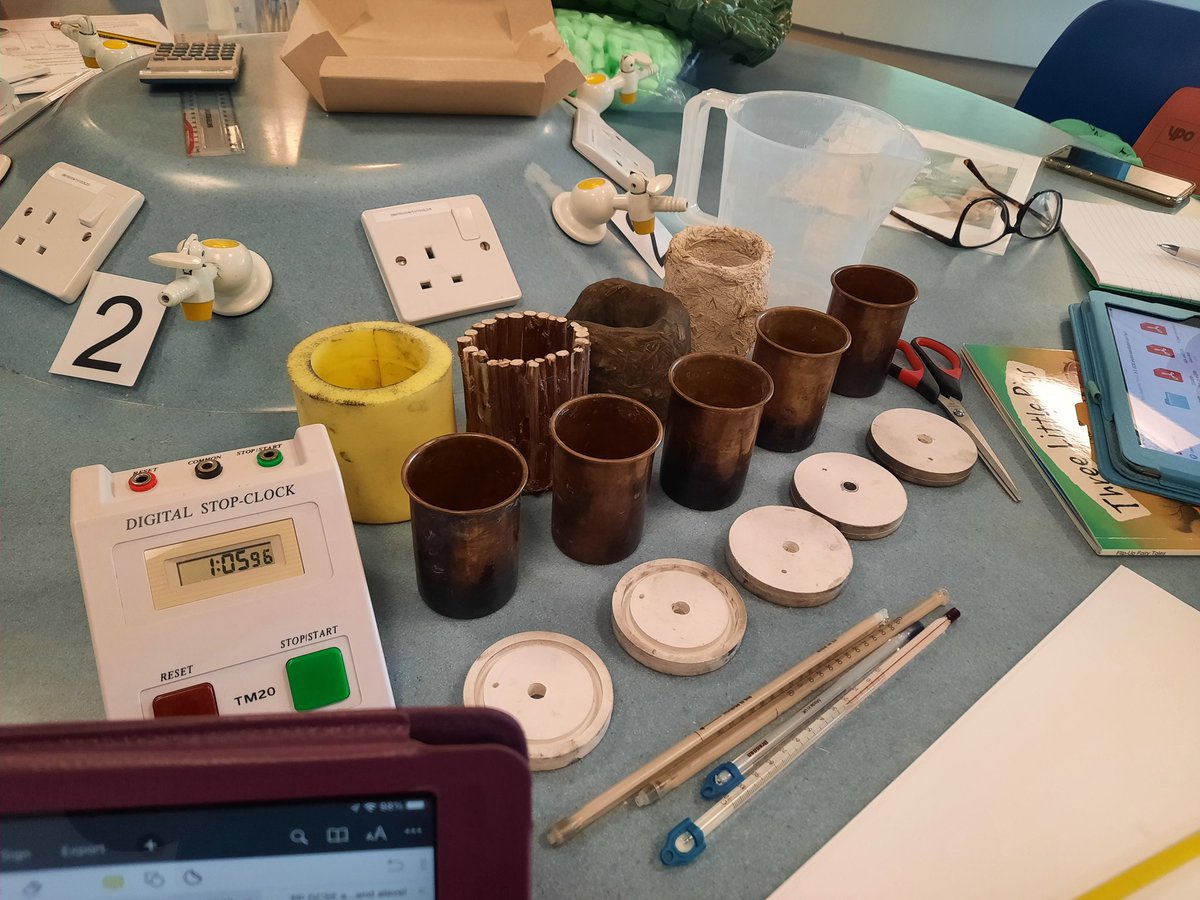 ScienceTechSean's tweet image. Doing the science!! #physics #science @STEMLearningUK