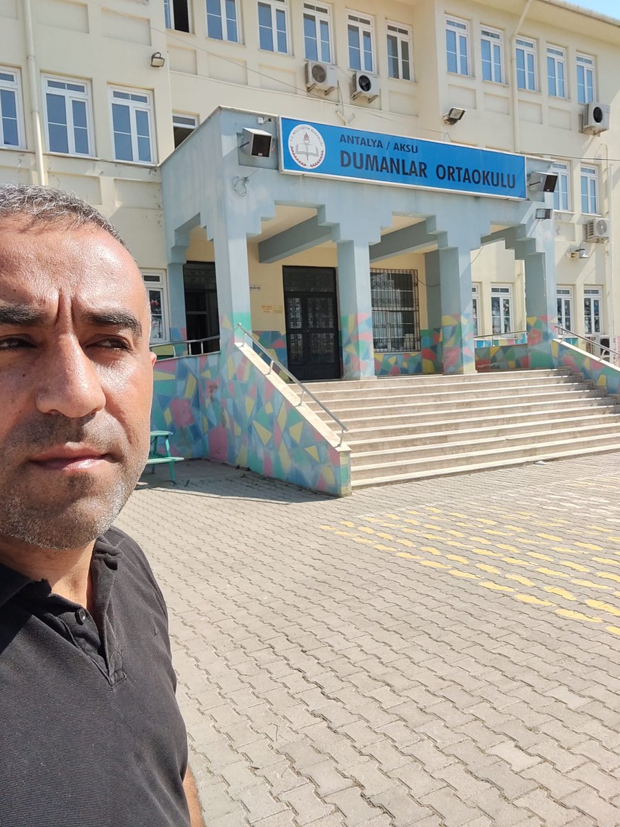 birumutisigim's tweet photo. Bir gün ben de okula gidebileyim diye babam okul okul geziyor. 1 yıl oldu ve kampanyam %22 de.BİTECEK DEĞİL Mİ BABACIĞIM❓#ZamGeldi #salda #ErşanKuneri Flamengo Mete Yarar Aynır Doğan #Lunaterra Florya #ATATUERKueSilemezsin #SurvivorAllStar Okan Bayülgen  https://t.co/zXb0aTPncI https://t.co/ZkHQ5pk4sv