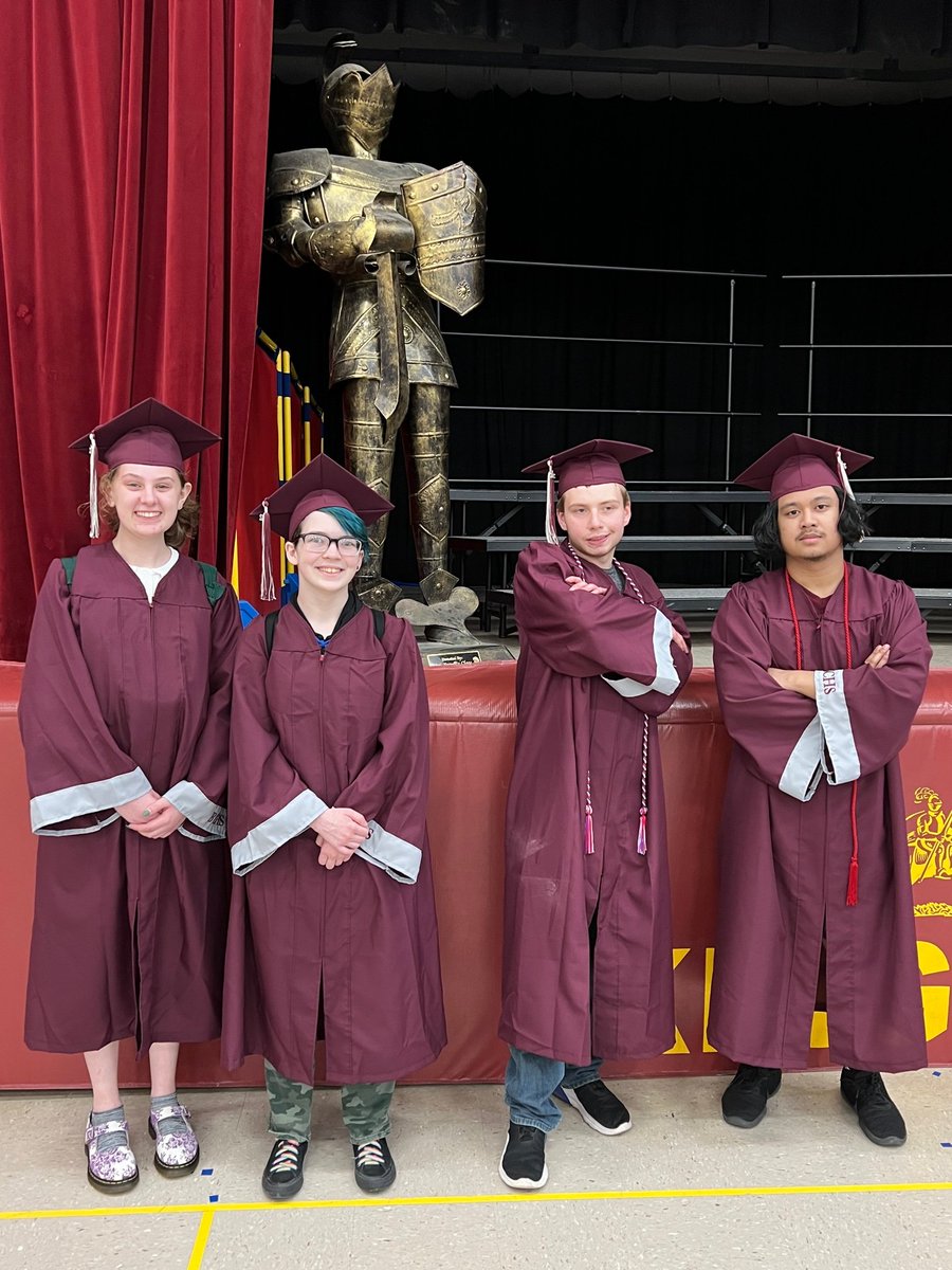 ALANDRYBCPS's tweet photo. @nicholsesky Bullitt Central Seniors visited Nichols this morning for their traditional "Graduate Walk". Four of the visiting BCHS Graduates attended Nichols! Go Nichols Knights! https://t.co/Sqq13ScKWt