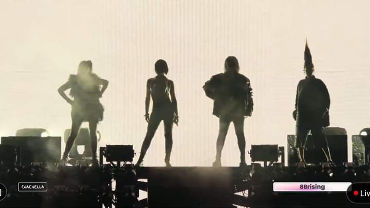 DDaisy_21's tweet photo. 13 years of love and tears, 4ever with you legends ❤️#parkbom #CL #DARA #Minzy #2NE1 #13StrongYearsWith2NE1 https://t.co/ycPEk3OYqH