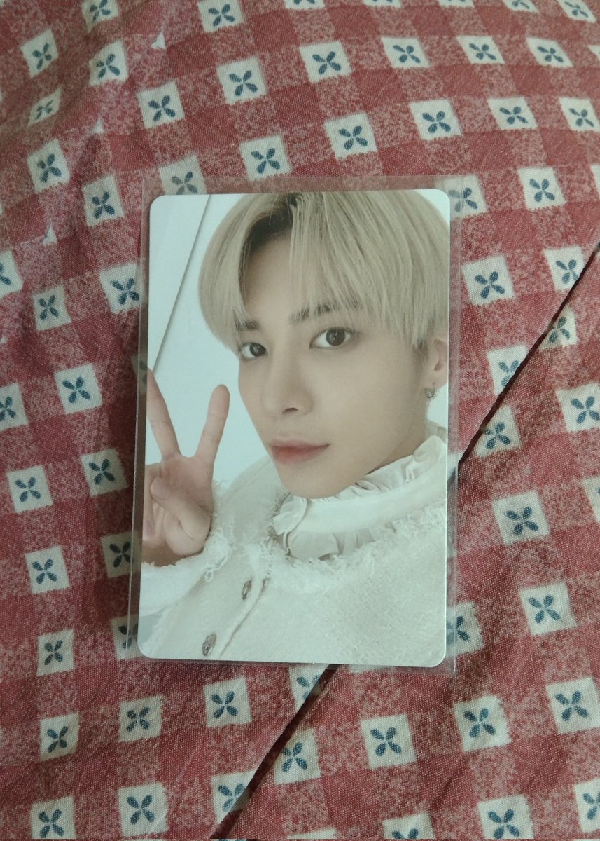 soobcollection's tweet photo. wtt 🇲🇾 #pasarTXT

trying my luck if anyone still want to trade...

have: taehyun fight together ver
want: soobin fight together ver https://t.co/N2g9c0nsZo