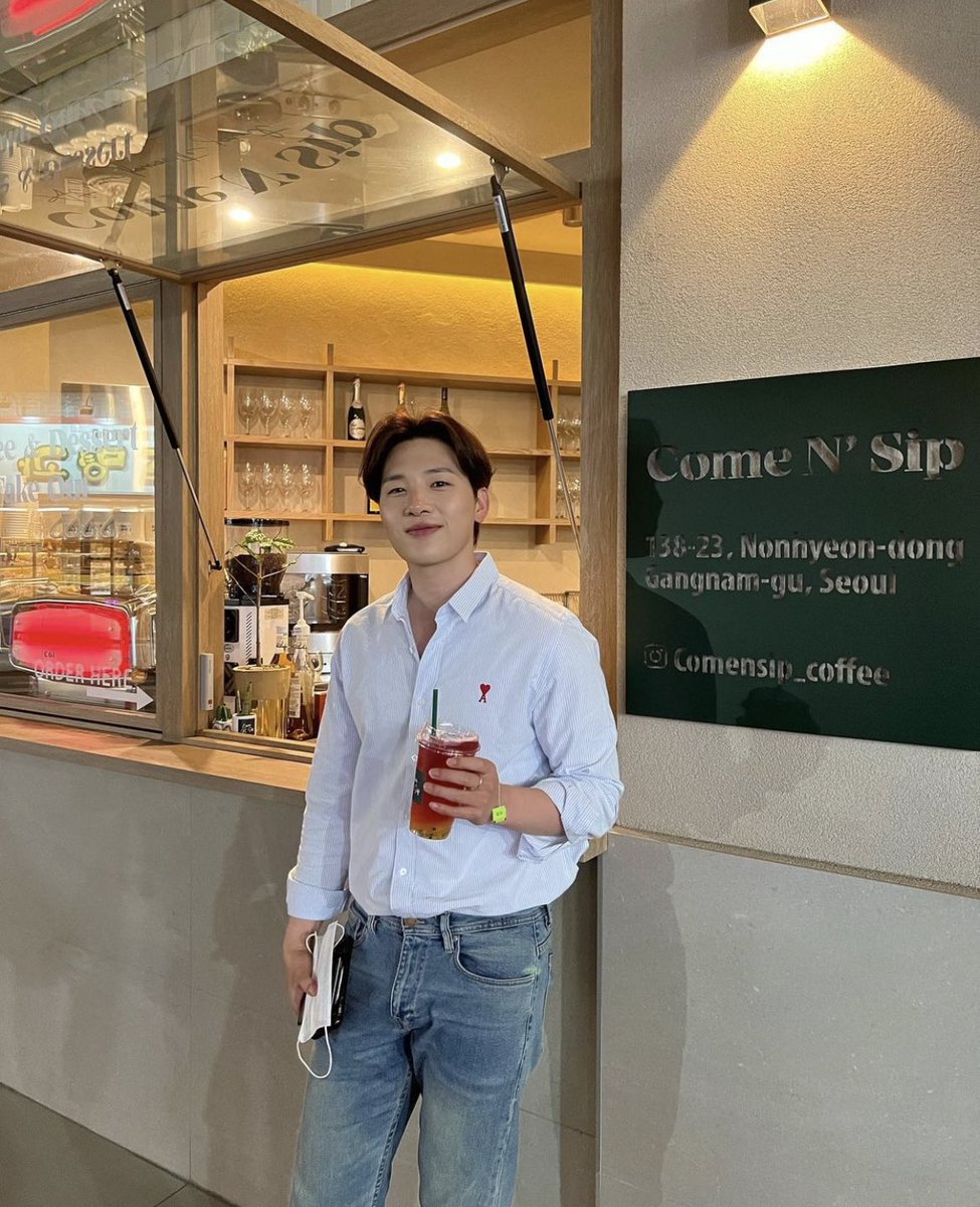 ohmybigbear's tweet photo. 뭐야... 멜로망스 김민석 남친짤 모음집 만들어도 될듯 짱이다 https://t.co/EPfXUdF6Cd