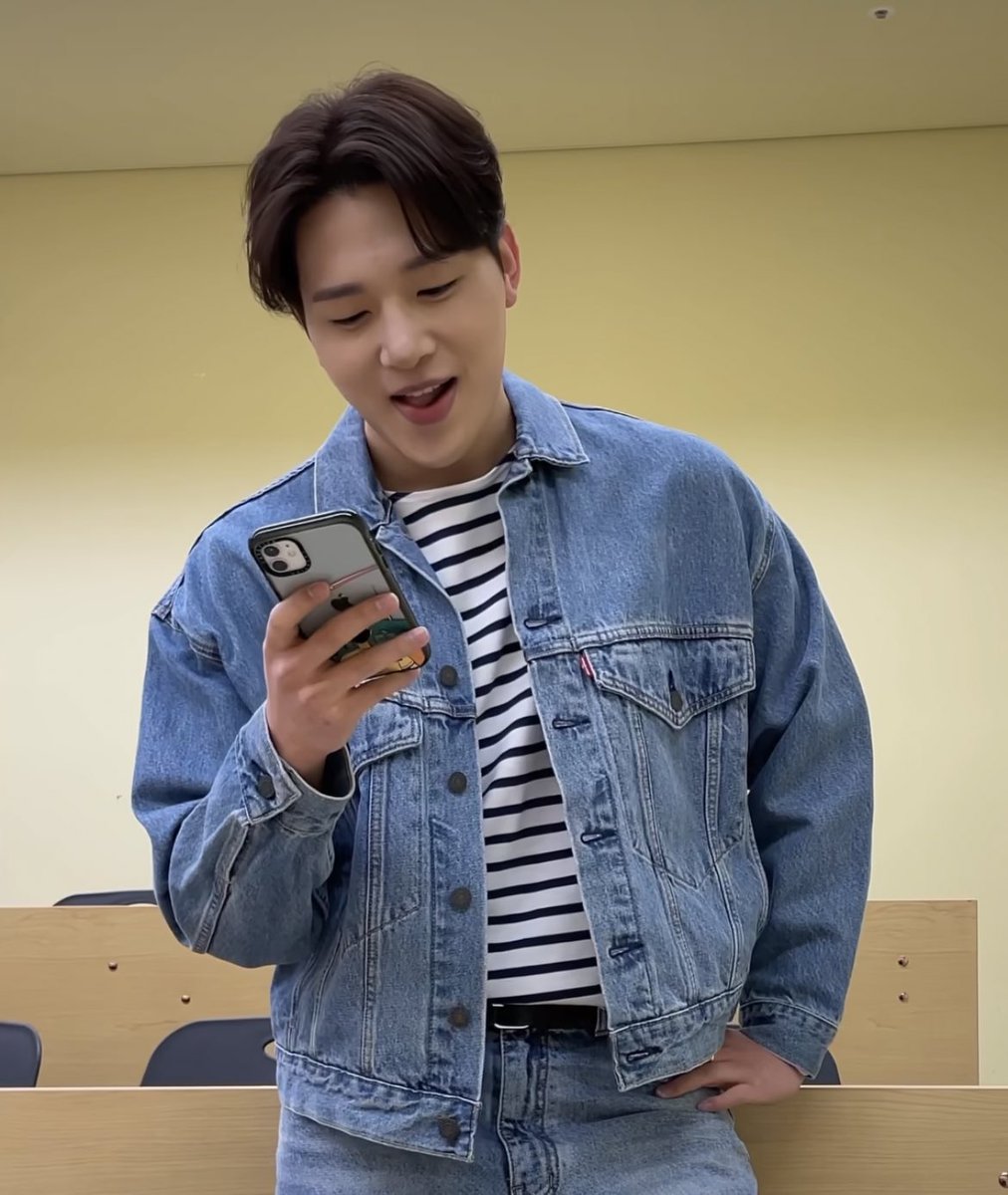 ohmybigbear's tweet photo. 뭐야... 멜로망스 김민석 남친짤 모음집 만들어도 될듯 짱이다 https://t.co/EPfXUdF6Cd