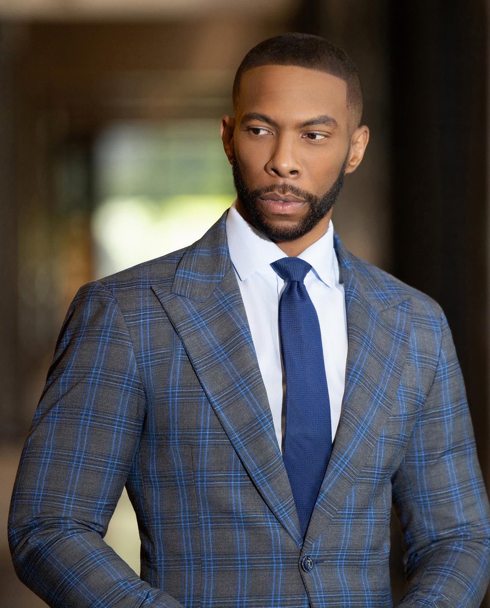 gtshaw65's tweet photo. Never underestimate the look of a finely tailored suit.#portraitphotography https://t.co/4R2hwNoug0