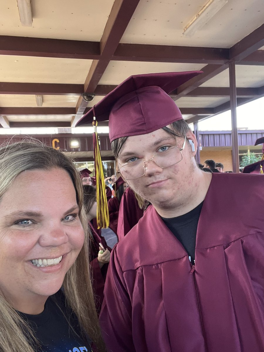 campbellsTLC's tweet photo. We are proud of our senior! 👨🏻‍🎓 https://t.co/CCTvmaj2NX
