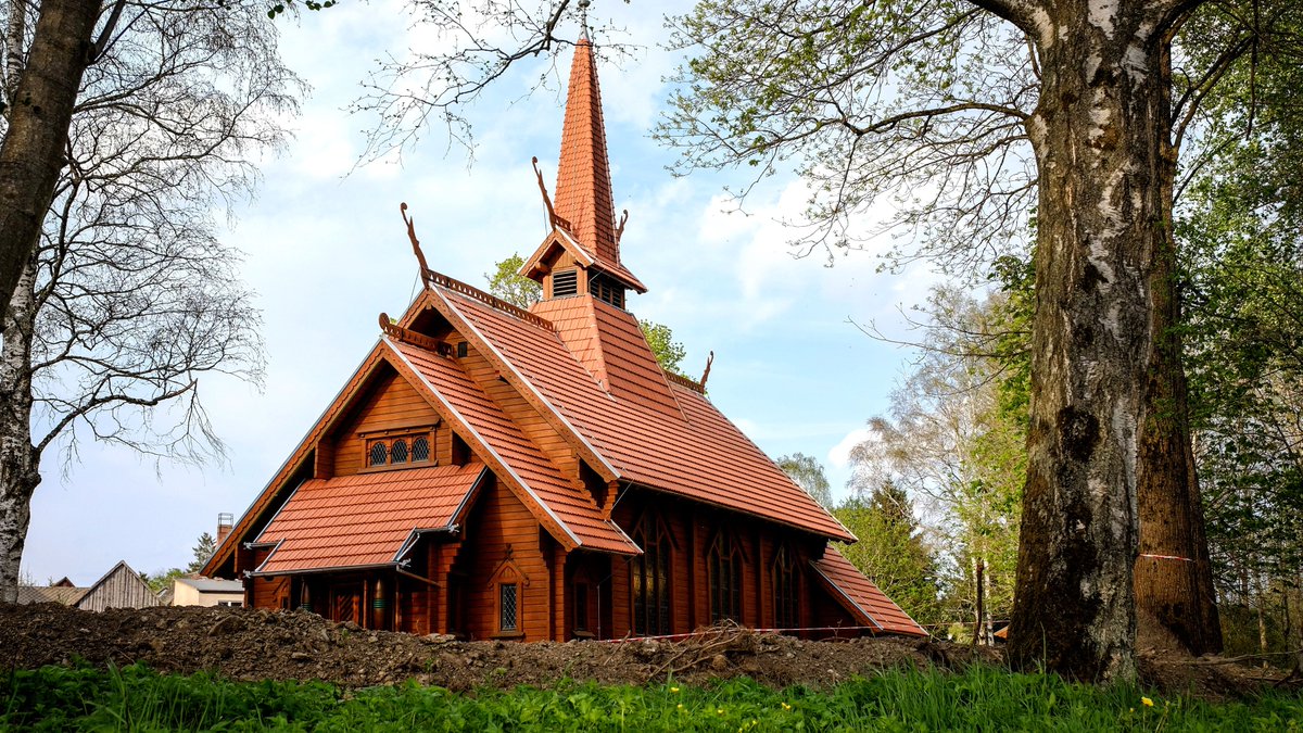 epd_news's tweet photo. Zwei #Kirchen im Dorf, #Stiege im Ostharz feiert den Umzug seiner #Holzkirche, mehr bei #epdVideo https://t.co/qfJVB4GQwD https://t.co/xxJWy6XKZM