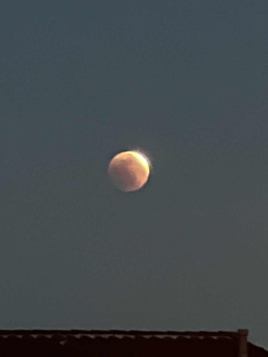 69PachecoKim's tweet photo. Eclipse last night https://t.co/5Sr8Ynm7fa