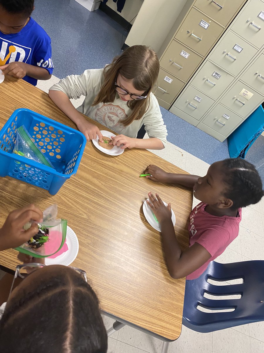 Mrs_NeffDSES's tweet photo. Thanks @cpoundstone for helping us make and study some fossils this morning! Great way to start STEAM Week! ☺️ https://t.co/Q7ze77D4zo
