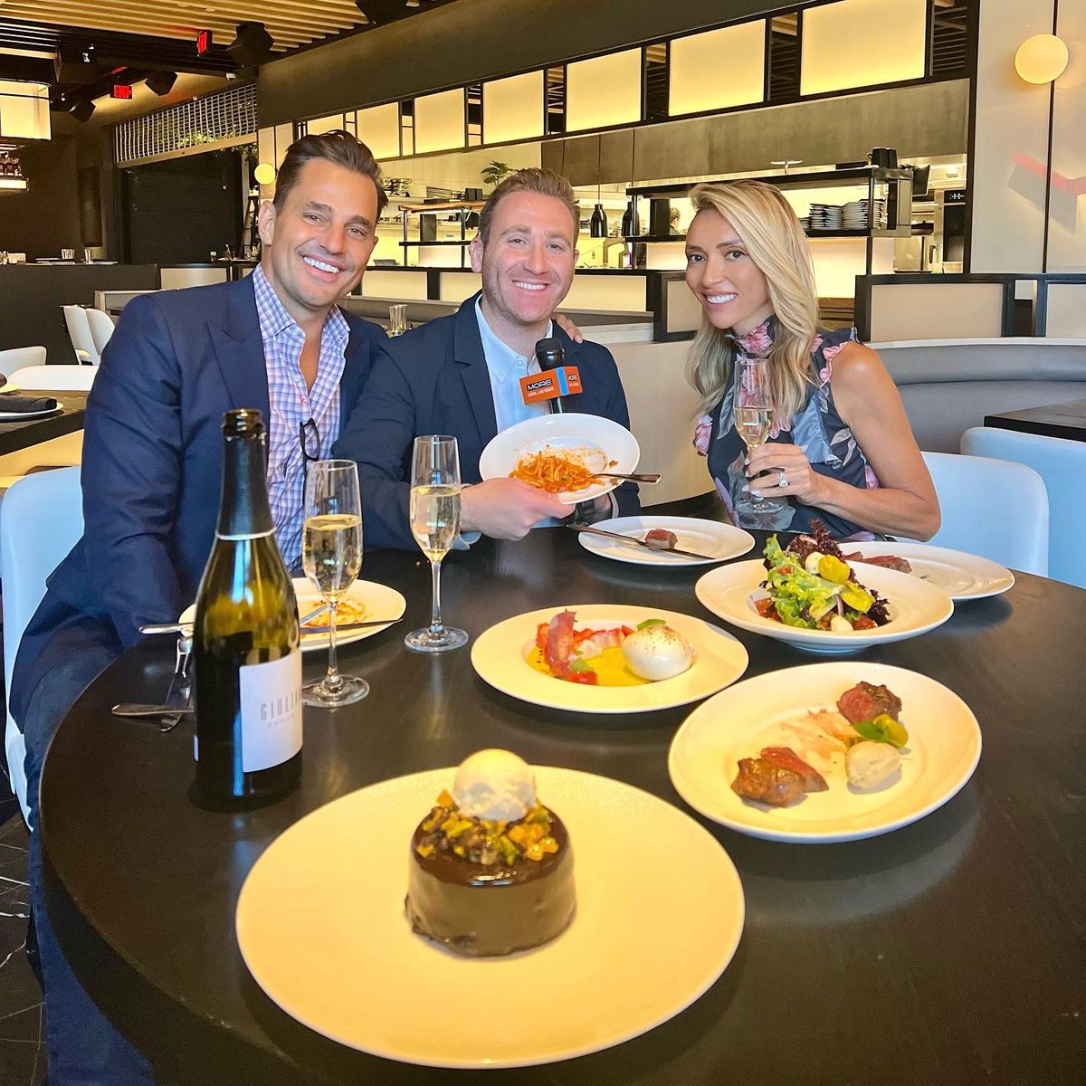 MikeDavisTV's tweet photo. Amazing people. Amazing food. Celebrities @GiulianaRancic & @BillRancic bring #RPMItalian to #LasVegas @TheForumShops 🍝 Restaurant opens TONIGHT! My advice, try the ‘Gorgonzola-encrusted Wagyu’ and ‘Mama DePandi’s Bucatini Pomodoro’ @MOREFOX5 https://t.co/byMgzHJl0X