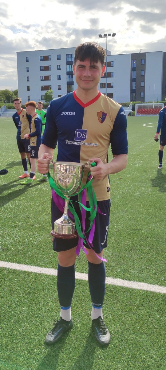 <a href="/officialEKFC/">East Kilbride FC</a> through the ranks from  boys club, academy, to first team player and still picking up silverware - well done <a href="/Greigstewart_/">Greig Stewart</a>