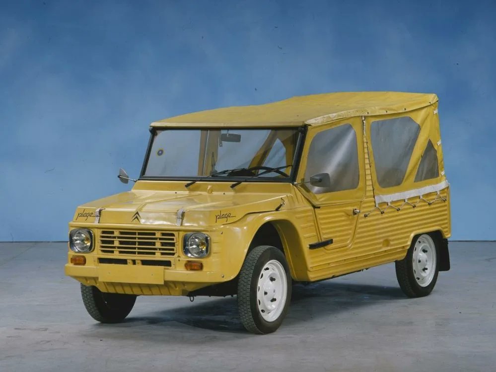 CitroenPassion's tweet photo. Il y a 54 ans, le 16 mai 1968, @Citroen présentait la #mehari.  Voiture à tout faire, pour rouler sur l'asphalte ou des chemins, la méhari savait tout faire
#car #cars #citroen https://t.co/Z687w8S34U