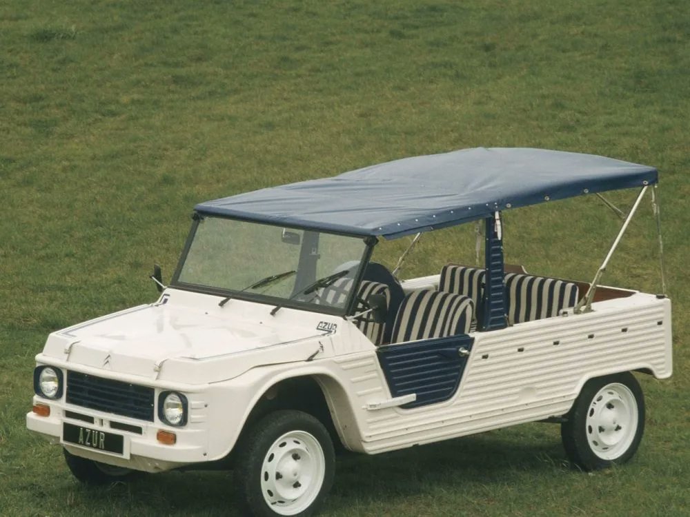 CitroenPassion's tweet photo. Il y a 54 ans, le 16 mai 1968, @Citroen présentait la #mehari.  Voiture à tout faire, pour rouler sur l'asphalte ou des chemins, la méhari savait tout faire
#car #cars #citroen https://t.co/Z687w8S34U